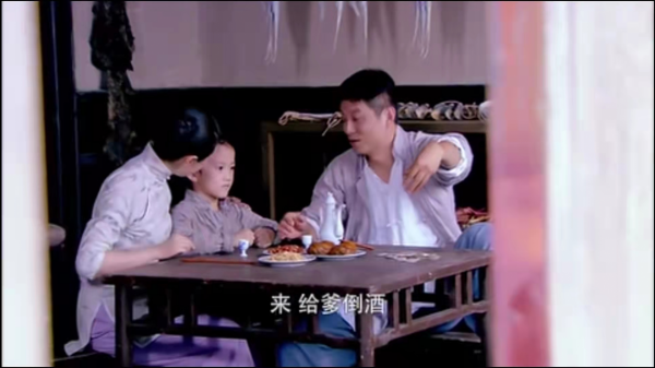 《烽火佳人》允唐鍾情青平，霆琛復仇佟家卻被毓婉善良打動