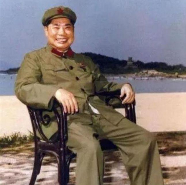 1981年,楊得志提交了3種不同軍演方案,鄧小平拍板:搞就搞大的 1981年,楊得志提交了3種不同軍演方案,鄧小平拍板:搞就搞大的