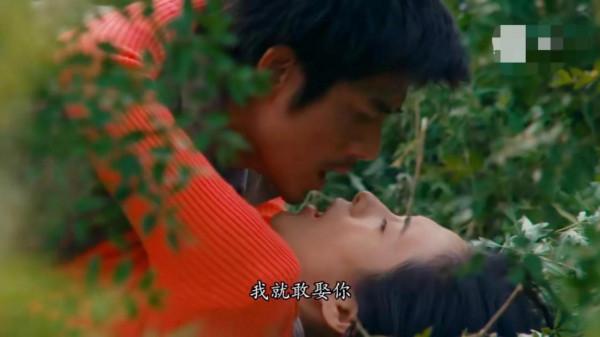 最愛.為了救高燒不退的丈夫，自己泡缸冰膚無數次，最終為愛而終