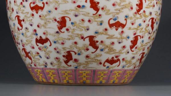 清光緒年間粉彩洪福齊天石榴罐 清光緒年間粉彩洪福齊天石榴罐