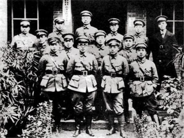 大名鼎鼎的葉挺獨立團，所在的第四軍各師師長都有誰，結局如何