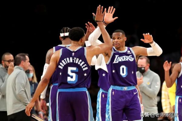 76人替補席:這就是死神的樣子嗎?四狀元大戰在即,湖人又遇麻煩 76人替補席:這就是死神的樣子嗎?四狀元大戰在即,湖人又遇麻煩