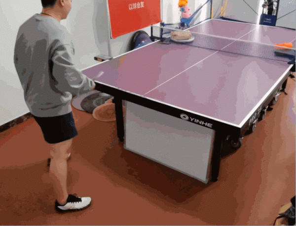 乒乓球界未解之謎&ZeroWidthSpace;：反手擰拉應該先上哪隻腳？&ZeroWidthSpace;這回終於有答案了！