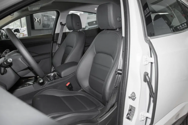 捷豹E-PACE二手保值率低，2&period;0T&plus;9AT的動力，還有四驅是否值得入手