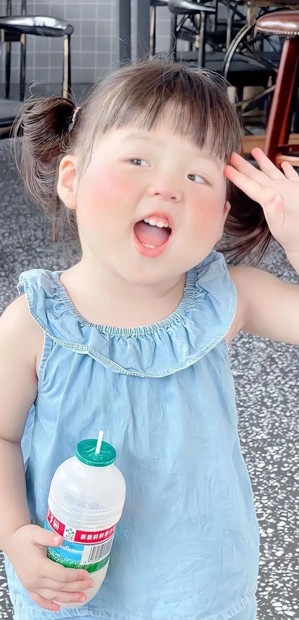 一組超好看的丸子妹桌布和帥氣的動漫男頭