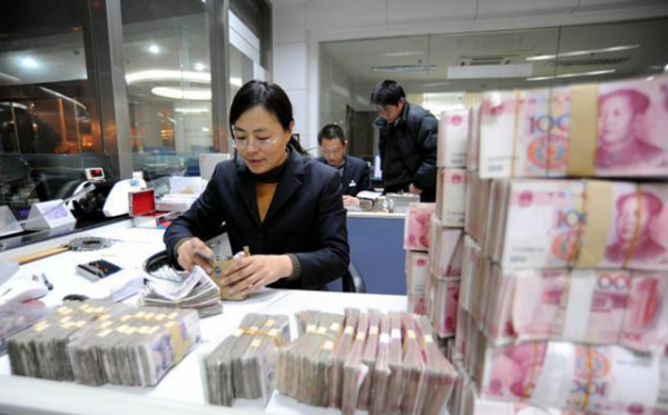 100萬存在農村信用社，年利息3.85萬，可以不上班了嗎？