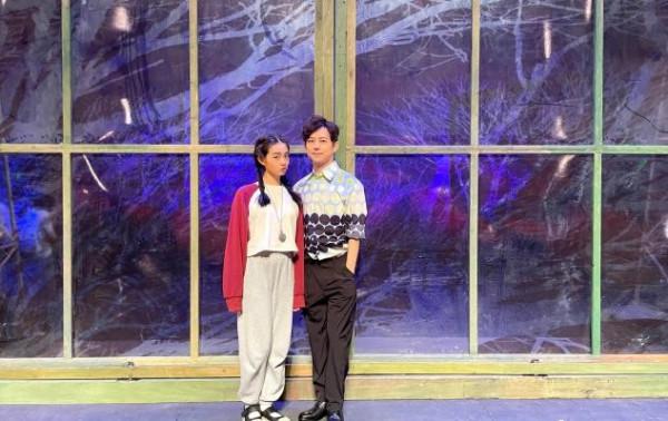 黃磊15歲大女兒獨自走機場,穿男友風衛衣顯文藝範,黑眼圈好明顯 黃磊15歲大女兒獨自走機場,穿男友風衛衣顯文藝範,黑眼圈好明顯