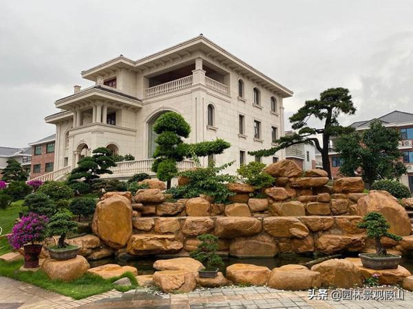 大隱隱於市的景觀石有著不曾遇見的清雅