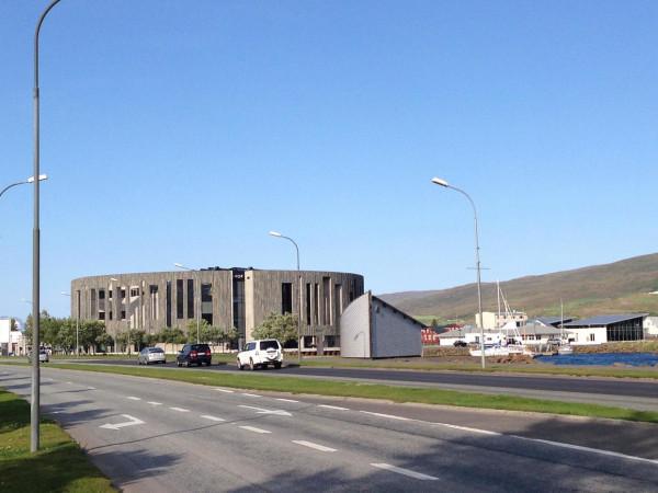 阿克雷裡：冰島北部最大的城市，依山傍海的可愛小鎮