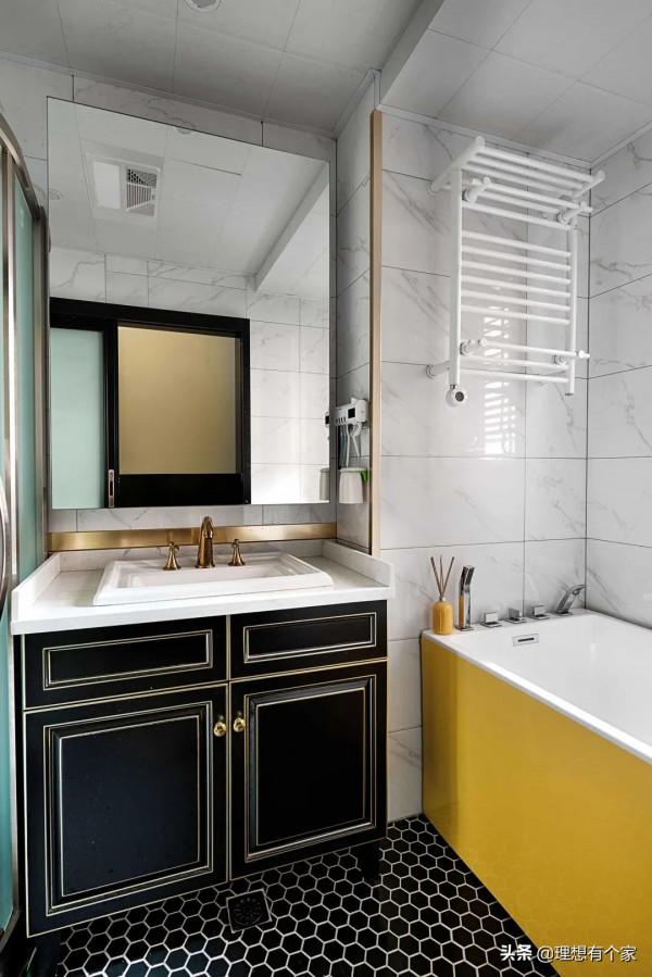 85平的美式輕奢獨特的風格，大膽的配色碰撞出華麗優雅的高階感