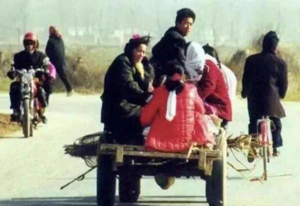 二十年前，農村過年老照片，哪一個勾起了你的回憶