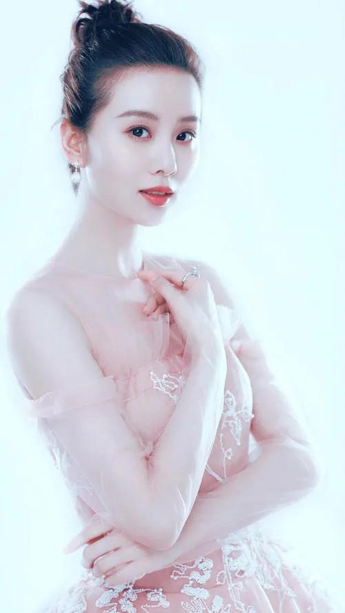 一顧傾人城，再顧傾人國 劉詩詩