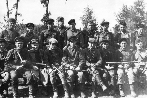 1941 年後，紅軍是如何重建和補充兵力的？