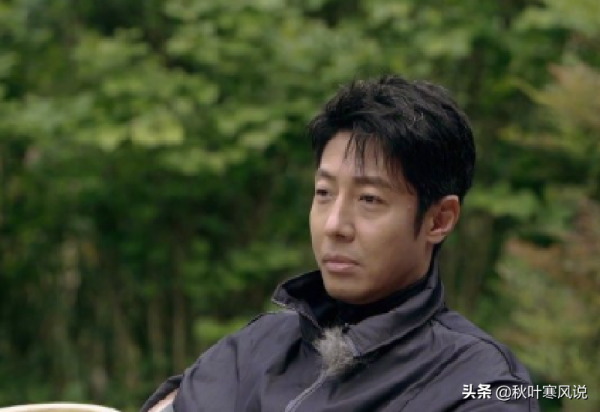 撒貝南一家四口遊玩，被人拍下曬出，那場面溫馨且唯美