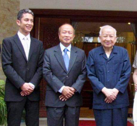 三分鐘瞭解拉那烈親王的家庭,兩任妻子美貌如花,兒子比明星都帥 三分鐘瞭解拉那烈親王的家庭,兩任妻子美貌如花,兒子比明星都帥