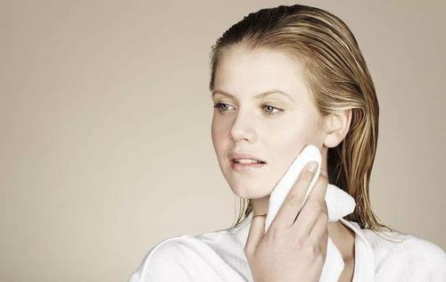 新依美護膚：油性面板日常控油小竅門