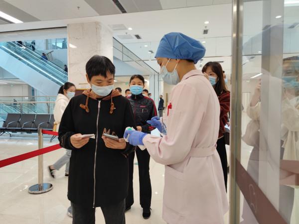 兩天後,四川大學華西天府醫院開院,記者提前探訪,看看智慧+內涵的醫院長什麼樣 兩天後,四川大學華西天府醫院開院,記者提前探訪,看看智慧+內涵的醫院長什麼樣