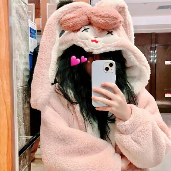 趙露思上班向冬日睡衣秀