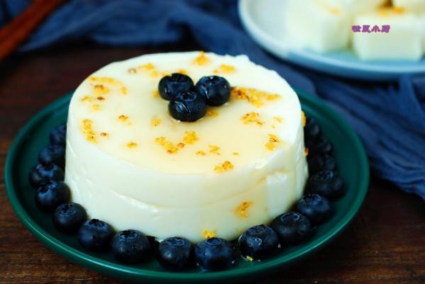 過完年，用家裡喝不完的牛奶做一道美食，無油不長胖，可勁兒吃