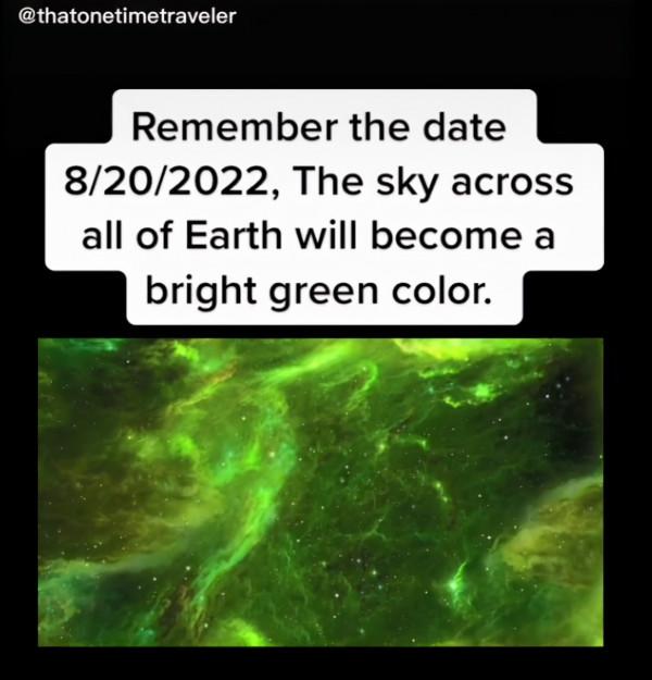 聖誕節有大事?時空旅人警告:明年8月天空綠色籠罩!是真的嗎? 聖誕節有大事?時空旅人警告:明年8月天空綠色籠罩!是真的嗎?