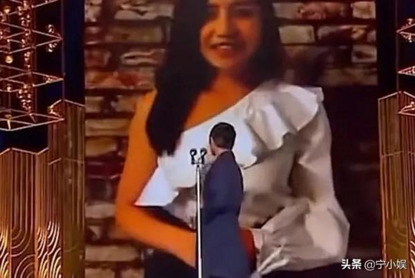 2022年，娛樂圈的瓜多糖更多，從情侶到夫妻，一對比一對甜