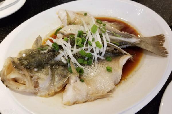 做清蒸魚,注意這3點,新手也能做好,肉又鮮又嫩,沒有一點腥味 做清蒸魚,注意這3點,新手也能做好,肉又鮮又嫩,沒有一點腥味