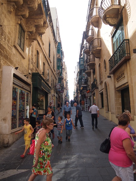 人文之旅｜馬耳他海中刻骨銘心的回憶，宇賀夏美繼續旅行