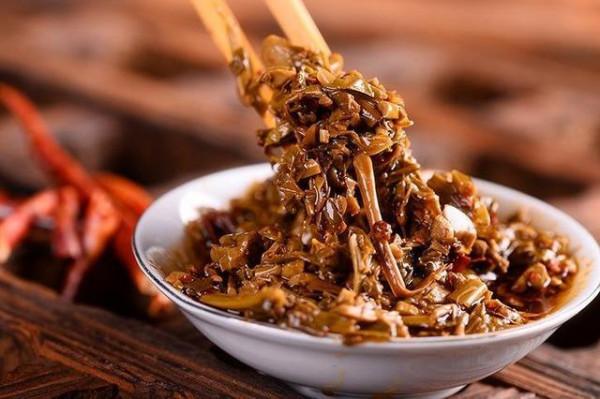 人過50以後，要學會管住嘴？醫生：這5類食物，儘量少吃一點為好