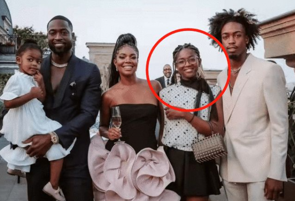 瓦妮莎看秀!與韋德一家團聚,魔術師兒子也來了,曬溫馨大合影 瓦妮莎看秀!與韋德一家團聚,魔術師兒子也來了,曬溫馨大合影