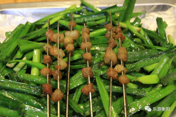 吊爐燒烤，用獨家秘訣研製，是冬日裡的一方人間風味