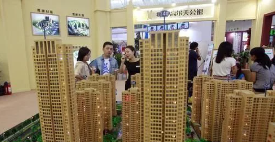 因為付款方式不同，在賣房的流程上也會有一些差別