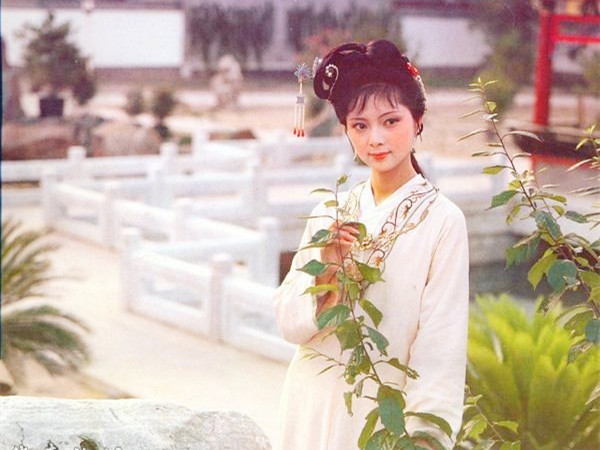 《紅樓夢》中的冷香丸真能治好薛寶釵的病嗎？