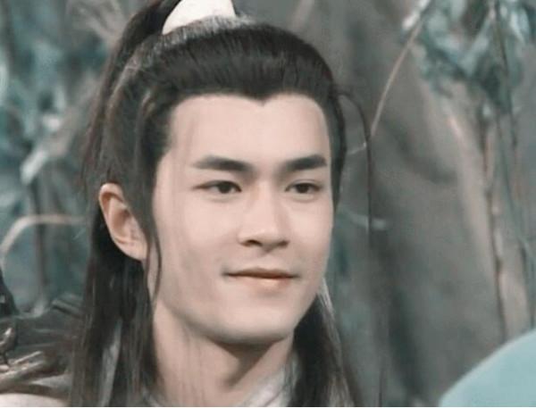 打狗棒法乃丐幫絕學,從不外傳,卻落入3人之手:一俊一醜一瘋子 打狗棒法乃丐幫絕學,從不外傳,卻落入3人之手:一俊一醜一瘋子