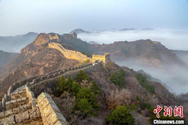 金山嶺長城現雲海奇觀