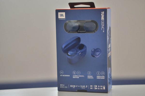 JBL新款主動降噪真無線TUNE 130NC，時尚、好用、價格也很親民