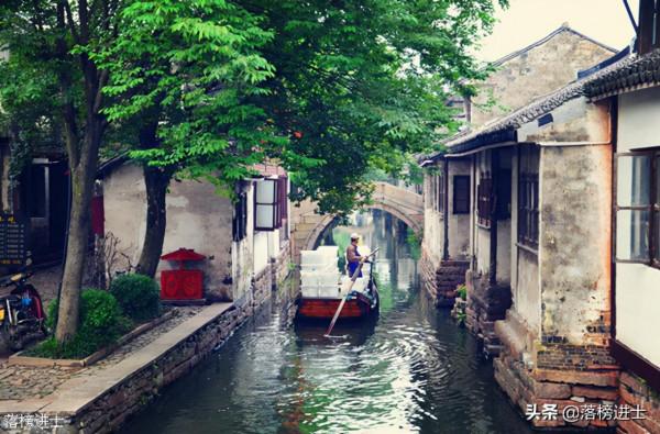 國內8個適合養老的安逸小鎮,環境好,景色美,藏著愜意的舊時光 國內8個適合養老的安逸小鎮,環境好,景色美,藏著愜意的舊時光