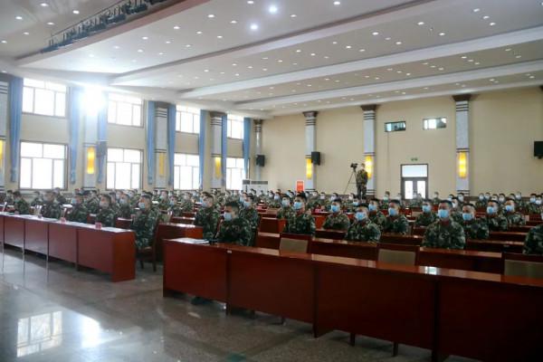 這場演講,講的都是官兵心坎裡的故事 這場演講,講的都是官兵心坎裡的故事