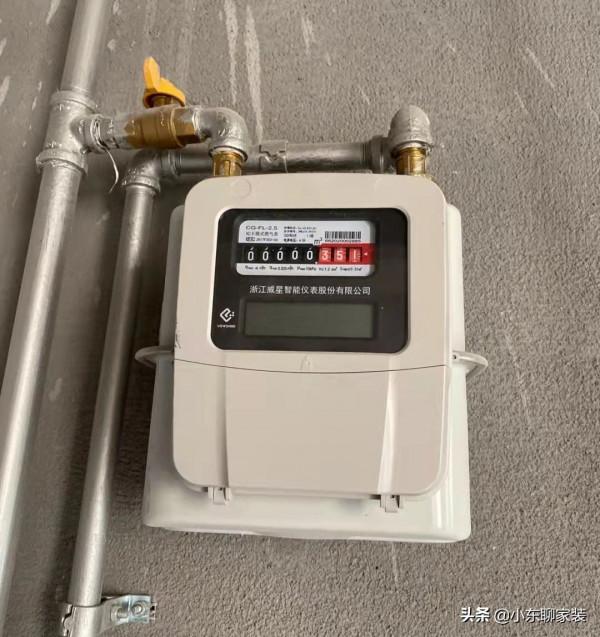 電熱水器和燃氣熱水器選哪個？6個方面對比，終結你的選購困難症