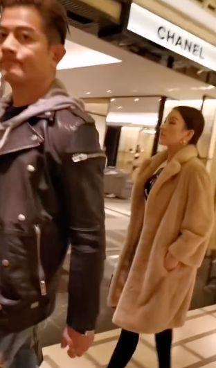 天王嫂方媛穿著打扮太高調！穿貂皮變身豪門貴婦，氣場越來越強大