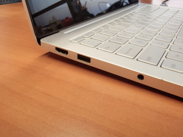 一拖四還帶充電,擴充你侷促的膝上型電腦介面,aigo H4分線器體驗 一拖四還帶充電,擴充你侷促的膝上型電腦介面,aigo H4分線器體驗