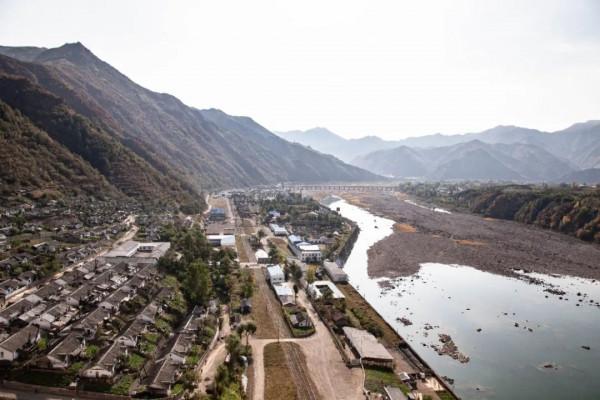 北方的邊境線 - 在雲峰大壩相望朝鮮