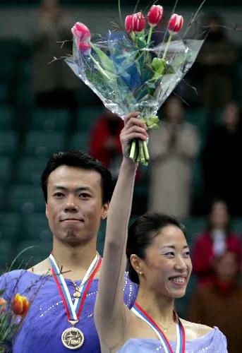 申雪趙宏博是我國冰滑雙料冠軍，退役後從事冰滑教練和管理工作