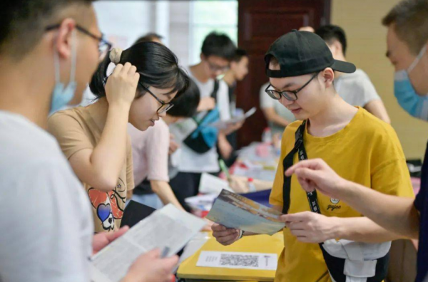 21年高校“百強榜單”出爐，中科大成最強“黑馬”，華中科卻爆冷