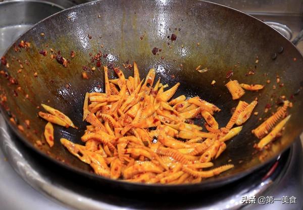 水煮肉片原來這麼簡單，學會這幾個技巧，肉片鮮嫩入味，香辣過癮