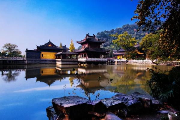 江蘇一奇特建築，明明是島卻被叫山，有上千年曆史，景色甚美