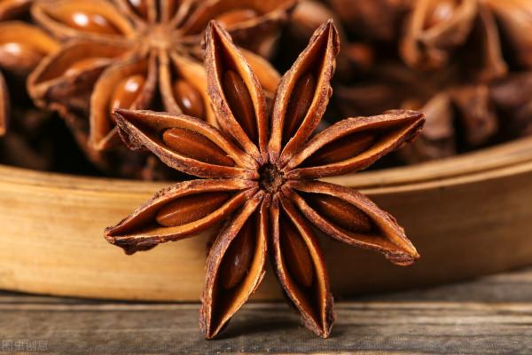 烹飪中常見的15種香料,你都懂嗎?搞清楚用法,讓你廚藝突飛猛進 烹飪中常見的15種香料,你都懂嗎?搞清楚用法,讓你廚藝突飛猛進