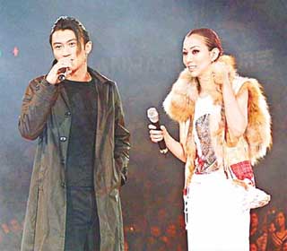 謝霆鋒愛過的6個女人,都是“姐姐輩”,最大大他8歲,最小3個月 謝霆鋒愛過的6個女人,都是“姐姐輩”,最大大他8歲,最小3個月