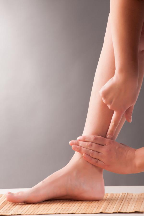 秋季時節,按四穴位調節甲狀腺結節、乳腺增生 秋季時節,按四穴位調節甲狀腺結節、乳腺增生