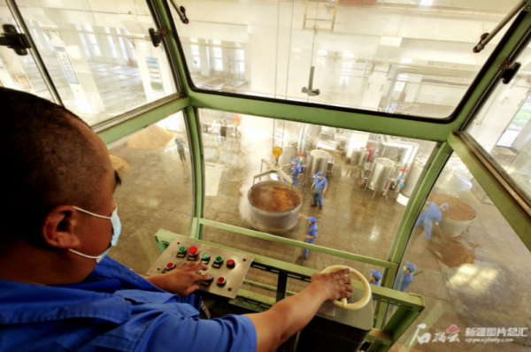 伊力特走上“二次創業”路 釀出“科技”美酒 伊力特走上“二次創業”路 釀出“科技”美酒