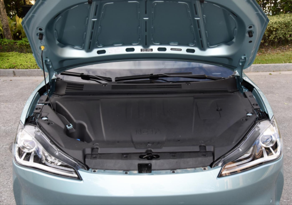 吉利繽越對比哪吒V Pro 10萬級小型SUV選燃油還是新能源？